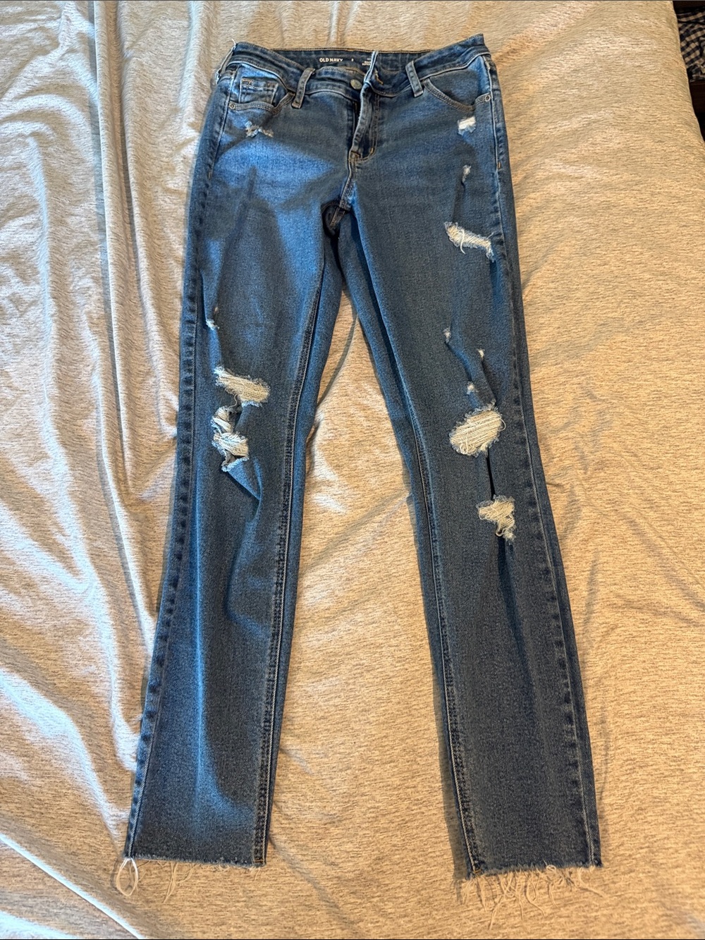 Old Navy Distressed Skinny Jeans in Dark Blue